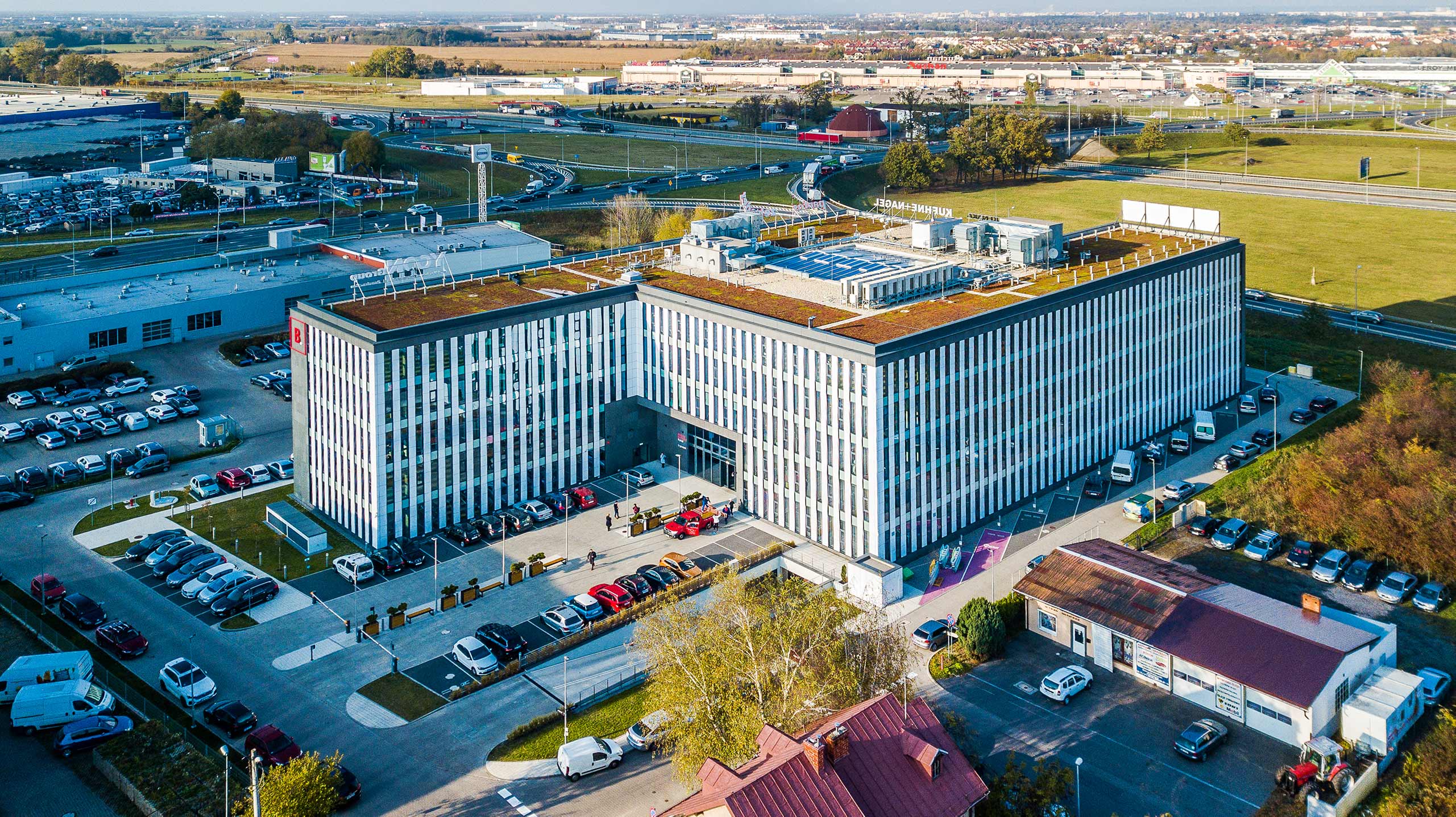 The office building is conveniently located on the outskirts of Wrocław